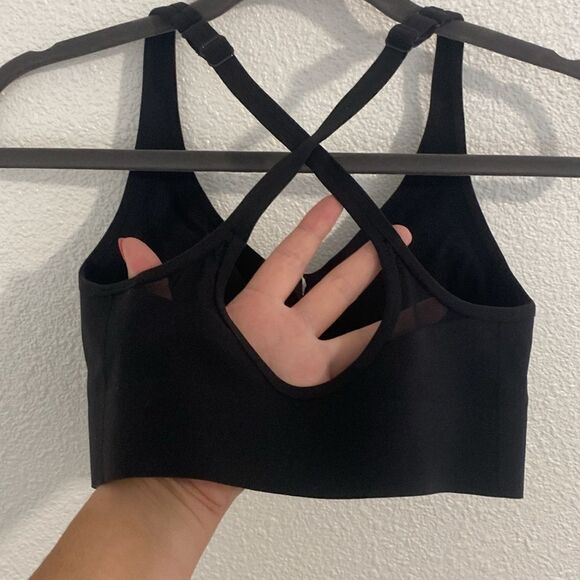 NWOT- Athleta- black zip front sports bra with cross back- Size XS - Picture 5 of 11